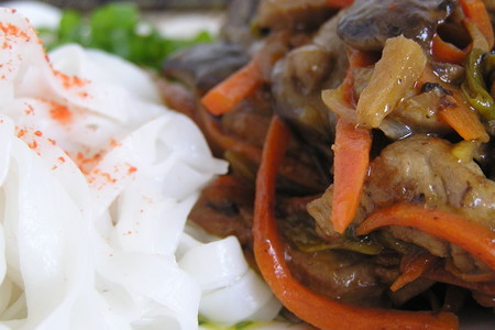 Лапша рисовая с грибами китайскими или свинина с шиитаке по-читински: шаг 4