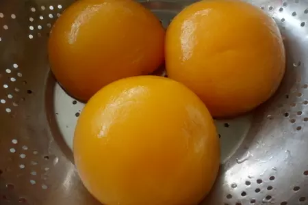 Творожно-песочный пирог с персиками: шаг 3