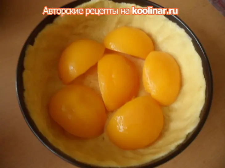 Творожно-песочный пирог с персиками: шаг 8