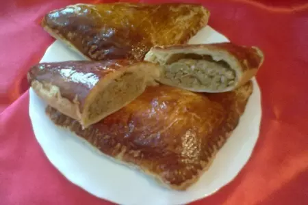 Слоеные пирожки с печеночной начинкой))): шаг 13