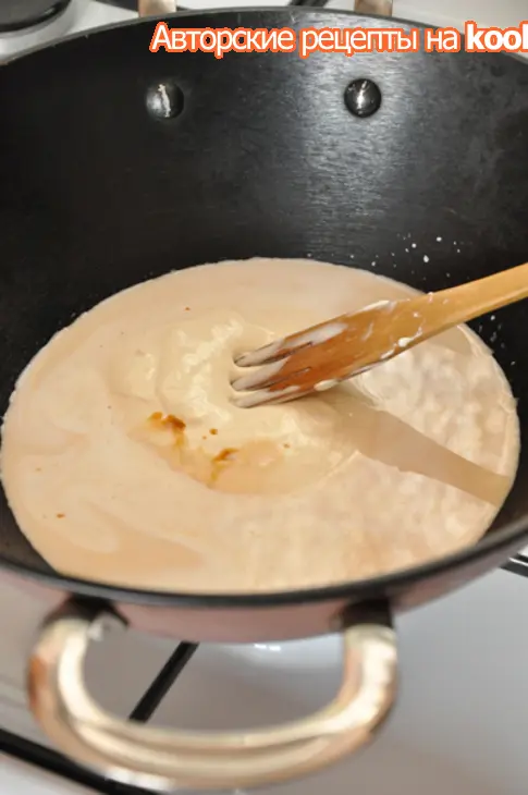 Гречневая лапша (соба) с морепродуктами в сливочно - сырном соусе.: шаг 4