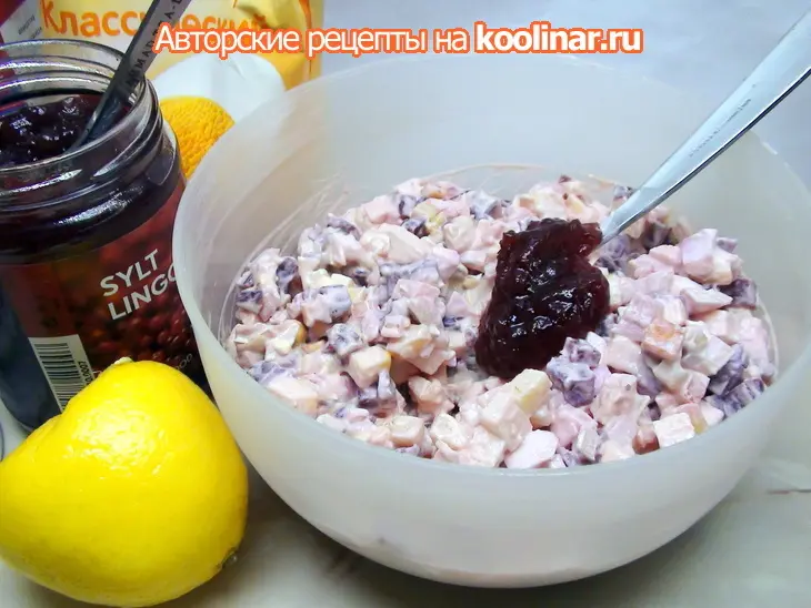 Салат со свеклой, селёдочкой и брусничной заправкой.: шаг 3