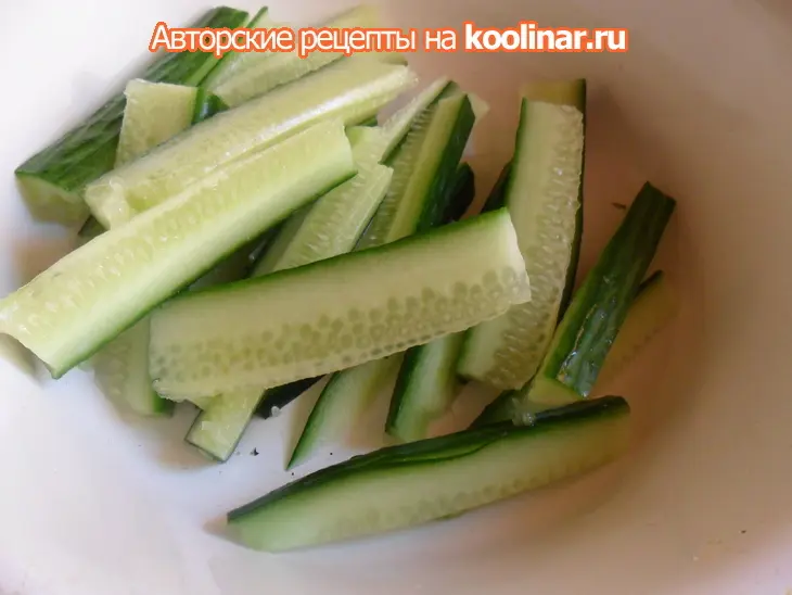 Котлеты из лосося с кремом васаби и салатом из огурцов: шаг 1