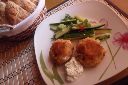 Котлеты из лосося с кремом васаби и салатом из огурцов: шаг 11
