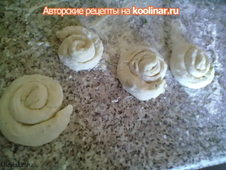 Хрустящие лепешки "по спирали" с сыром...универсальный и простой рецепт))): шаг 10