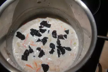 Овсяная каша с черносливом, морковью и яблоками "кушаю и развиваюсь!": шаг 13