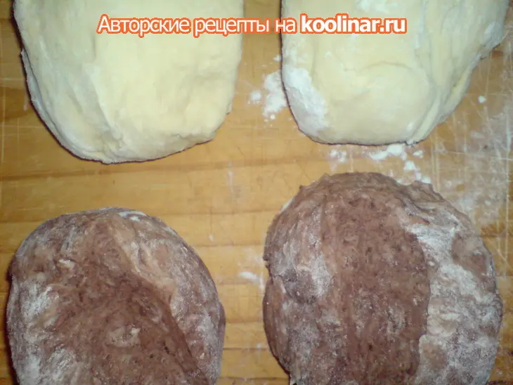 Сдобные слоистые полосатые рогалики: шаг 1