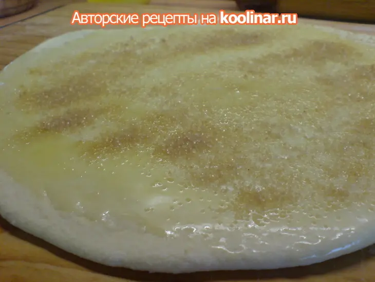 Сдобные слоистые полосатые рогалики: шаг 2