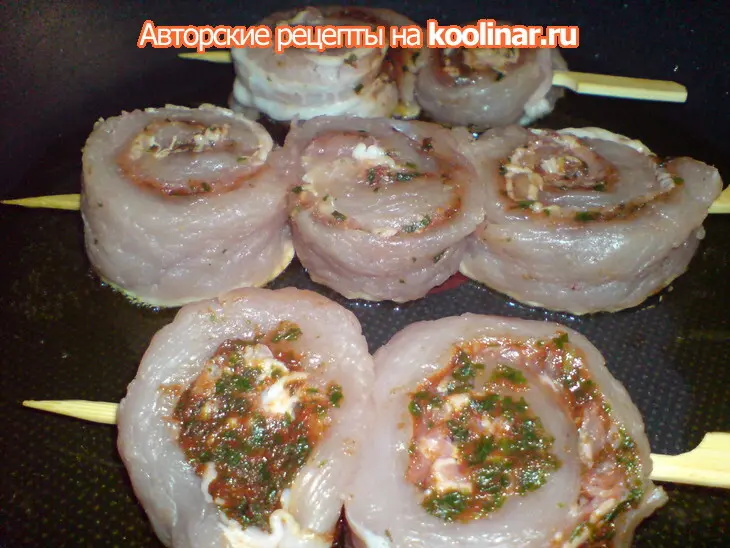 Шашлычки-рулетики из мяса индейки: шаг 7