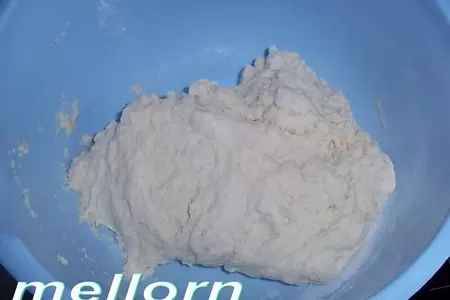 Лепешки из манки с брынзой: шаг 1