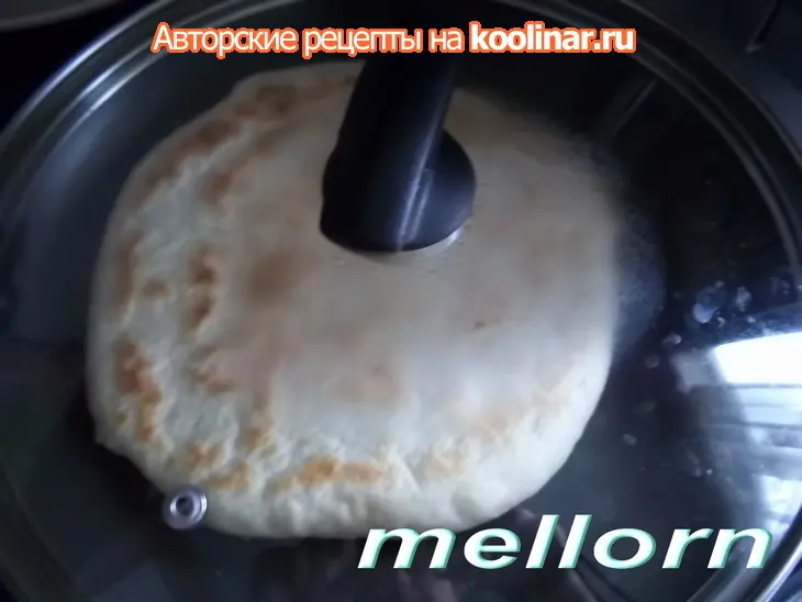 Лепешки из манки с брынзой: шаг 6