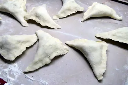 Пирожки из слоёного теста с рыбой, для фуршета «от нашего столика - вашему!»: шаг 5