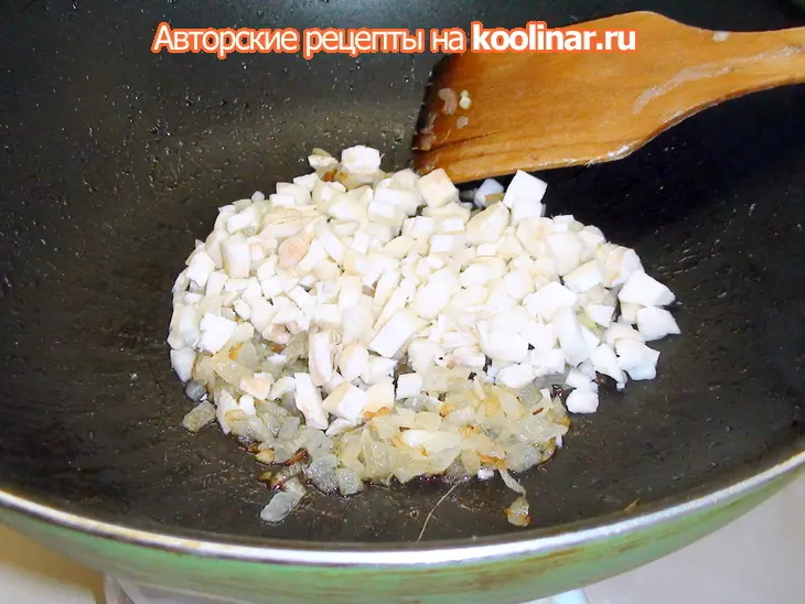 Грибы фаршированные, фуршетные, с карпаччо из куриной грудки.: шаг 2