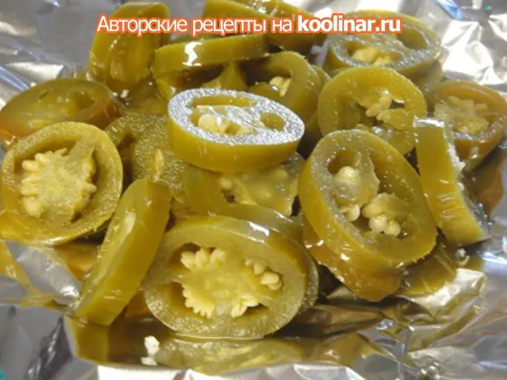 Лепёшки с сыром так-же с халапинья и помидором: шаг 3