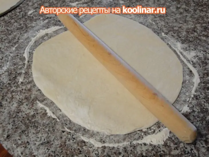 Лепёшки с сыром так-же с халапинья и помидором: шаг 4