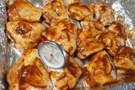 Куриные бёдрышки под соусом в духовке: шаг 6
