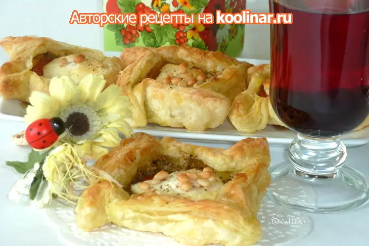 Слойки с сыром, помидорами и соусом песто: шаг 7