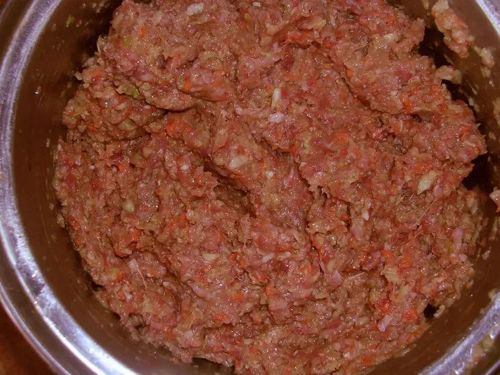 Котлеты с овощами в красном соусе: шаг 2