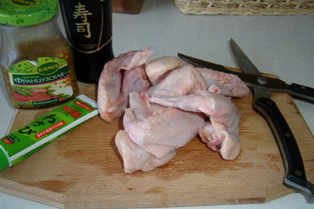 Куриные крылышки в духовке с картофелем: шаг 1