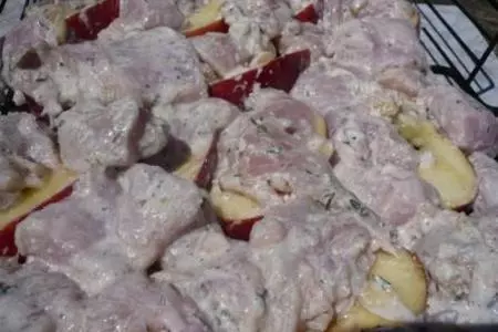 Шашлык из куриной грудки на решетке с карамелизованными яблоками: шаг 4