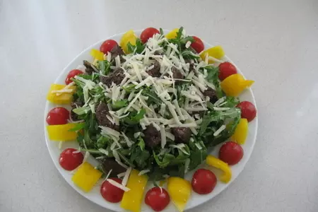 Салат печень с руколой: шаг 4
