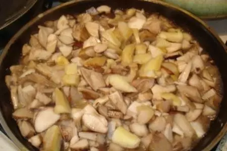Грибы с картошкой: шаг 2