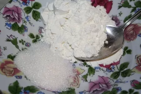 Карамелизированная куриная печень с яблоками и красной смородиной.: шаг 3