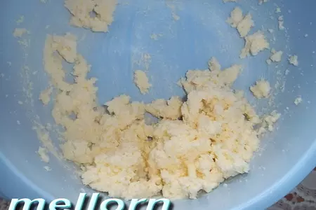 Кексы из белого шоколада с лимонной ноткой и фисташками: шаг 1