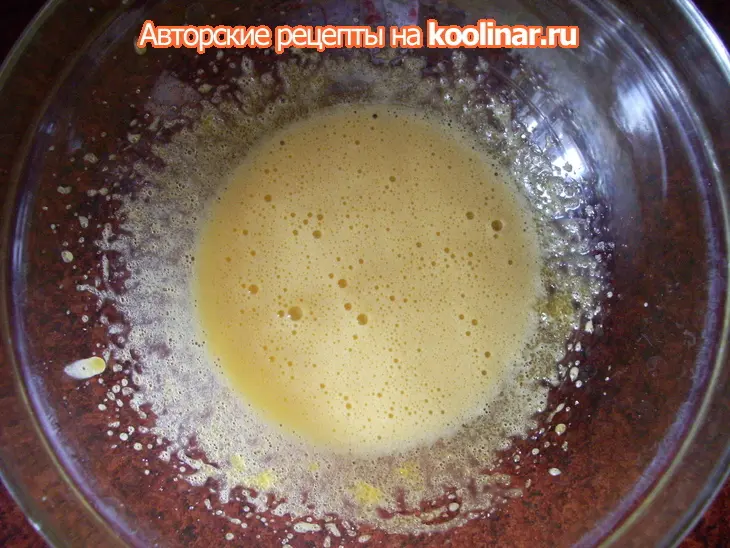 Омлет с клубникой: шаг 3