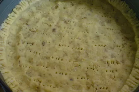 Открытый пирог с брынзой, тимьяном  и помидорками-черри/киш/: шаг 2
