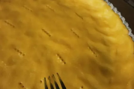 Тарт с кремом - забайон, клубникой и киви: шаг 5