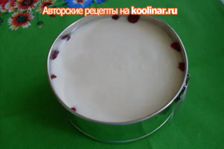 Десерт с клубникой и шоколадом: шаг 3