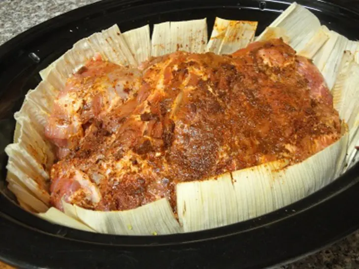 Мясо в листьях кукурузных початков: шаг 3