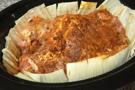 Мясо в листьях кукурузных початков: шаг 3
