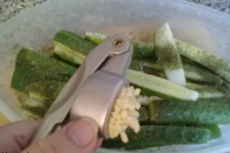 Фантастически мягкое мясо для шашлыка за полчаса+блиц рецепт "малосольных" огурчиков))): шаг 6