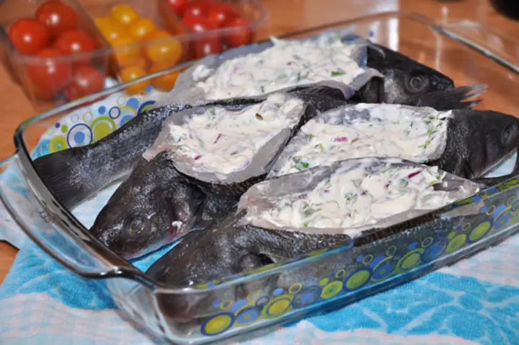 Сибас с творожно-сливочным соусом и овощами: шаг 5