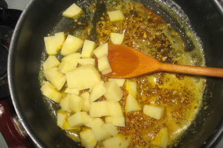 Aloo pulao (индийский плов  с картофелем): шаг 4