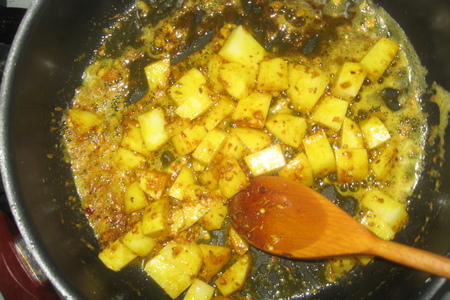 Aloo pulao (индийский плов  с картофелем): шаг 5