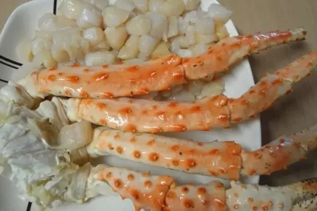 Крем суп с мясом королевского краба,придворными гребешками и грибами пиоппини: шаг 1