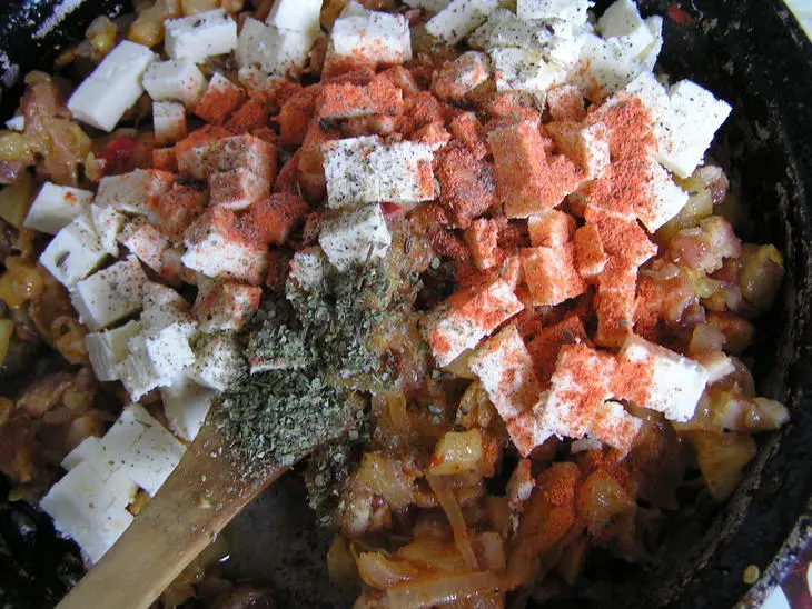 Киш с беконом, кабачком и яблоками.: шаг 3