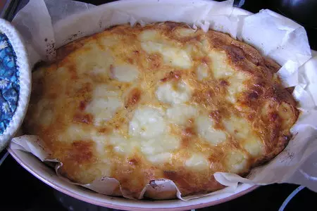 Киш с беконом, кабачком и яблоками.: шаг 5