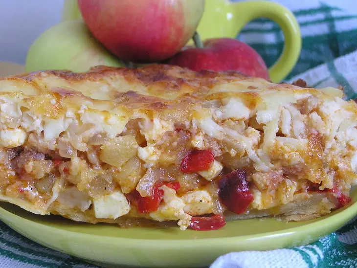 Киш с беконом, кабачком и яблоками.: шаг 6