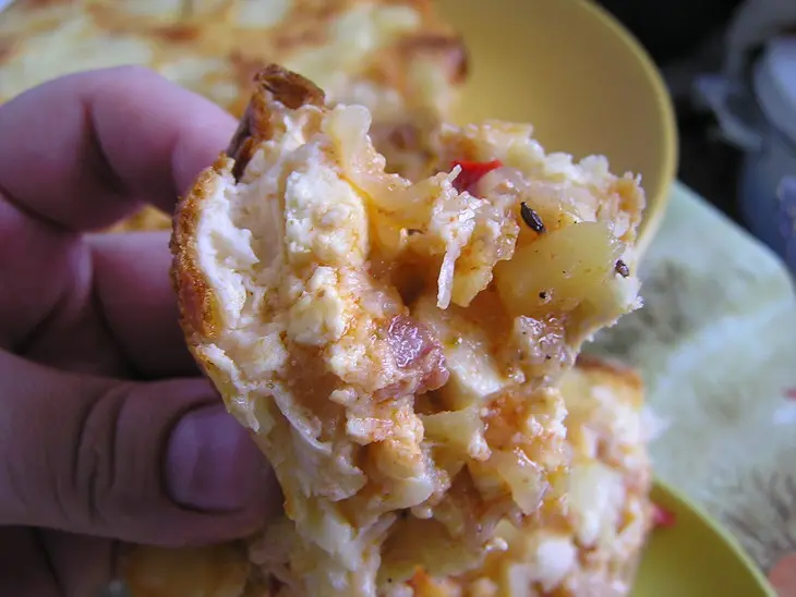 Киш с беконом, кабачком и яблоками.: шаг 7