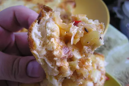 Киш с беконом, кабачком и яблоками.: шаг 7