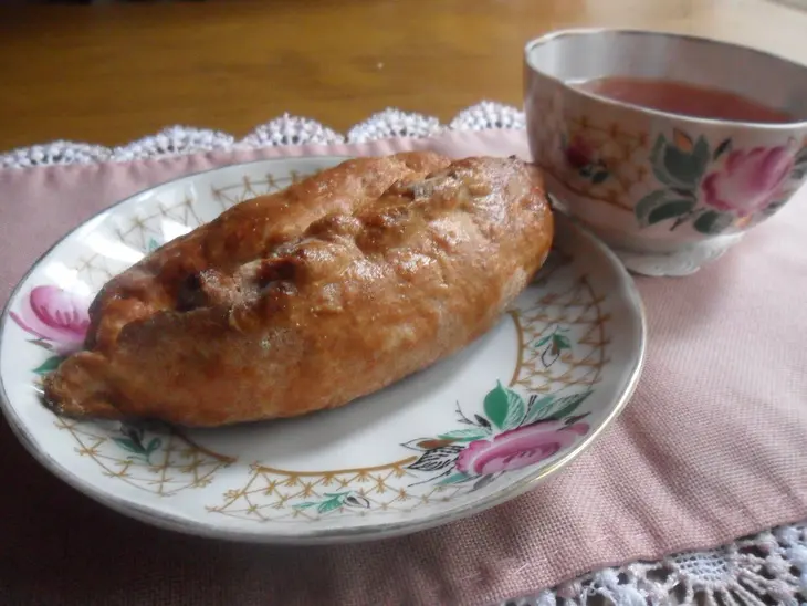 Пирожки с рисом, яйцом и зелёным луком: шаг 8
