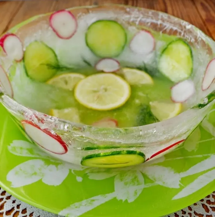 Окрошка сборная мясная в ледяной чаше: шаг 3