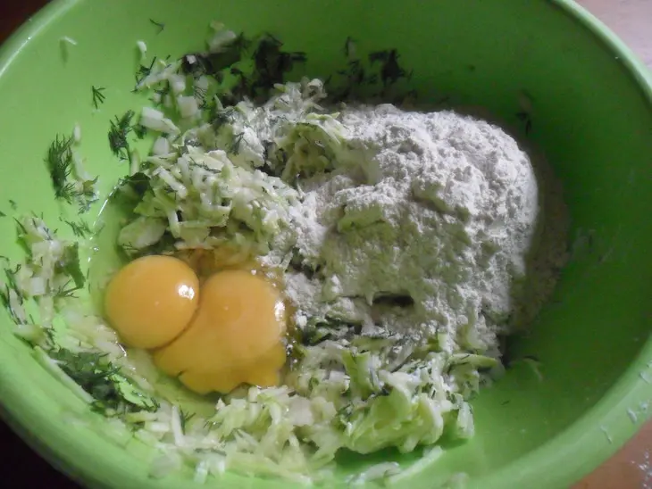 Латкес из цукини с козьим сыром: шаг 3