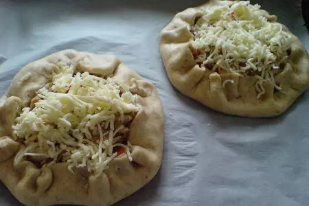 Провинциальный  порционный пирог с курицей и овощами: шаг 7
