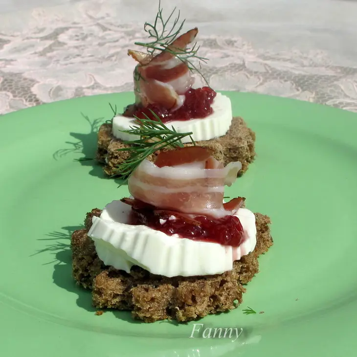 Канапе с мягким сыром, ветчиной и вишневым конфитюром: шаг 4