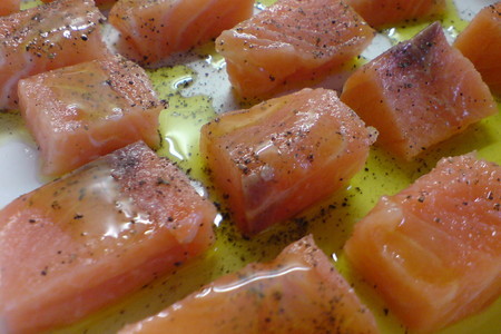 Салат с сёмгой и яблоками с цитрусовой ноткой: шаг 2